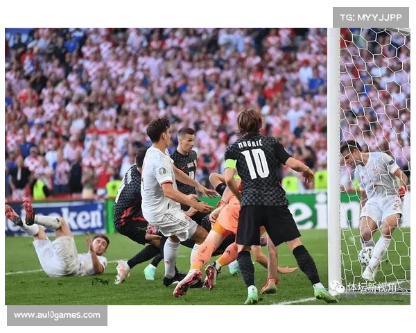 戴维斯杯现场球迷热情高涨，西班牙队逆境翻盘点燃气氛